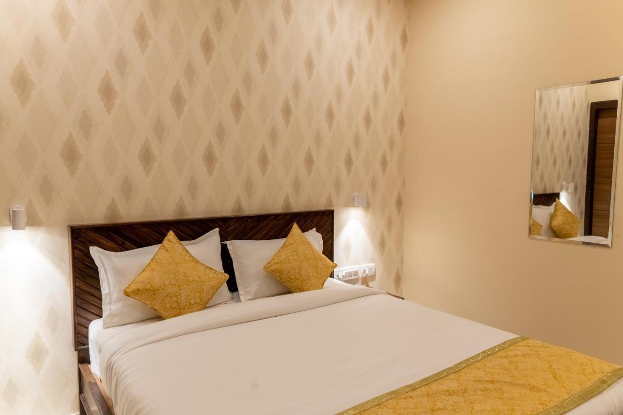 Vienna- A Boutique Hotel Jaipur Bagian luar foto