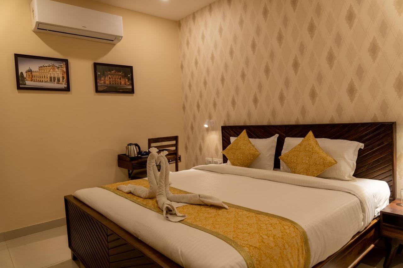 Vienna- A Boutique Hotel Jaipur Bagian luar foto
