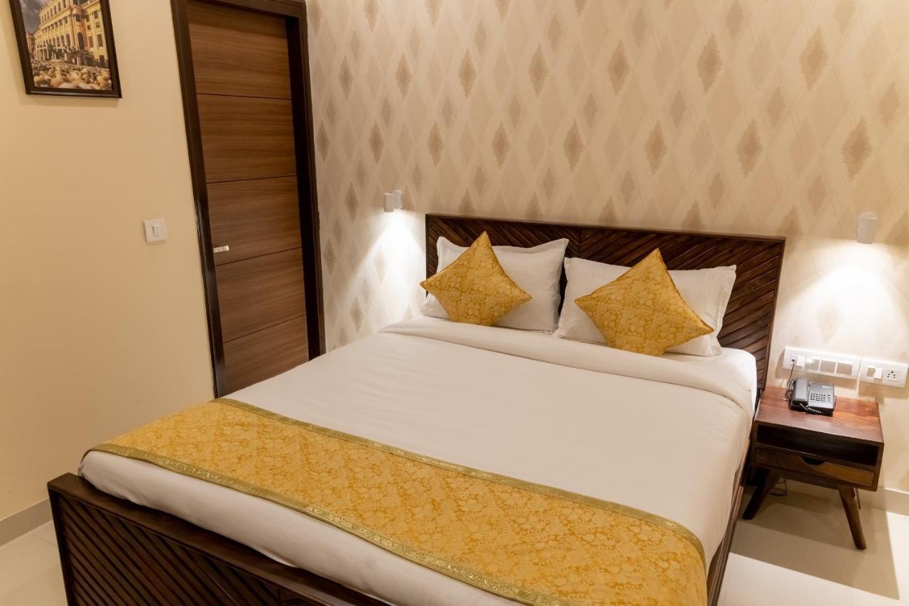 Vienna- A Boutique Hotel Jaipur Bagian luar foto