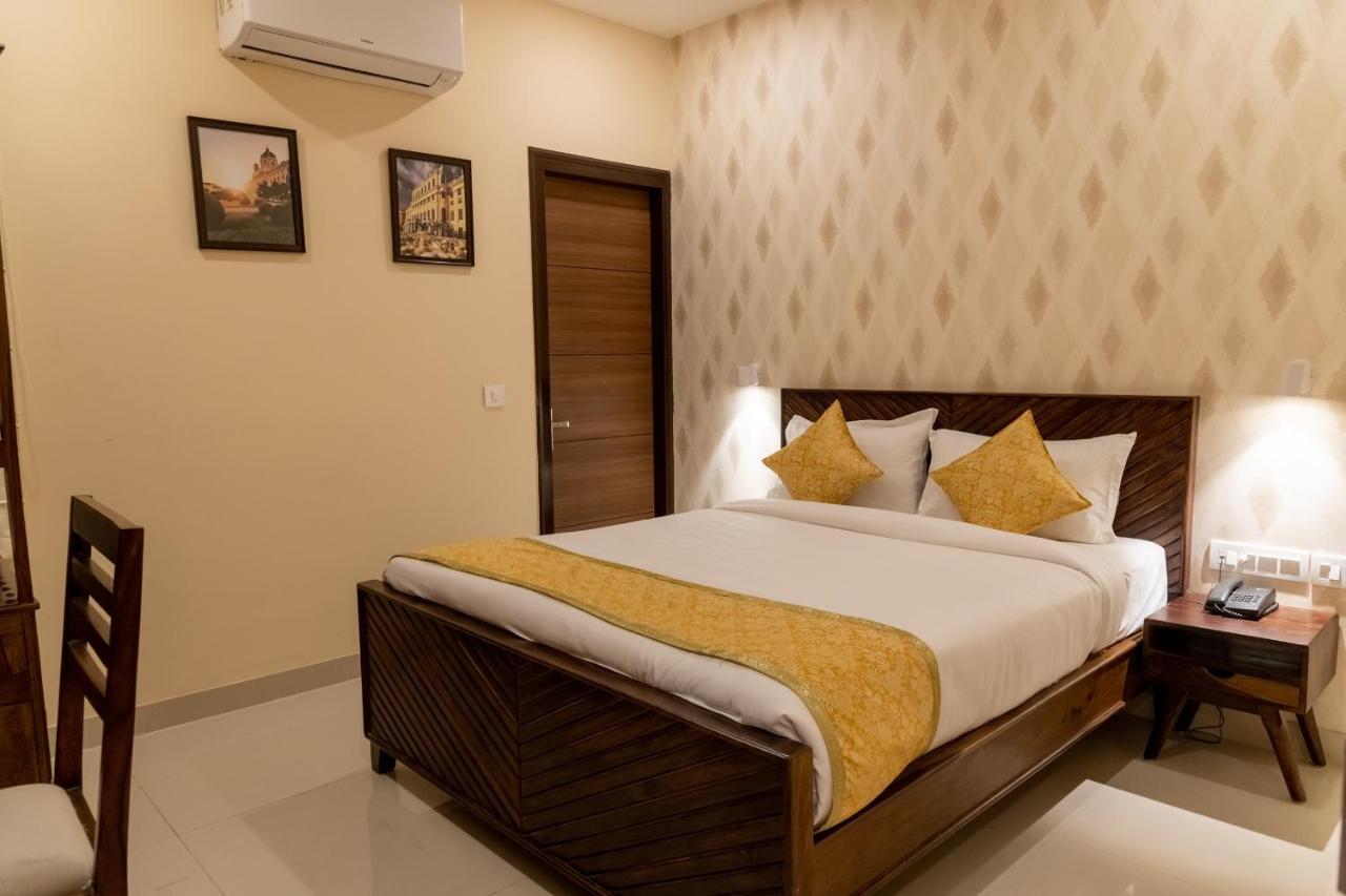 Vienna- A Boutique Hotel Jaipur Bagian luar foto
